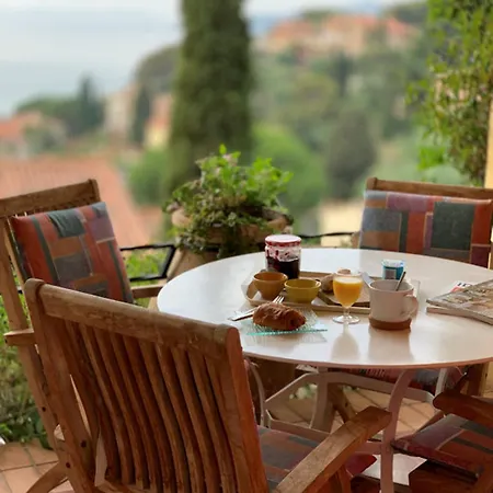 Couette-café Les Dauphins Le Lavandou