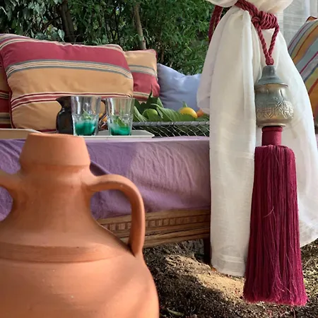 Les Dauphins Frühstückspension 3*