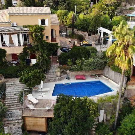 Les Dauphins 3* Le Lavandou